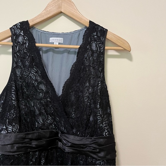 A Pea in the Pod Faux Wrap Black Lace Dress - Picture 3 of 14